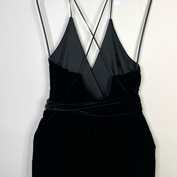 Express Black Velvet Plunge Strappy Belted Straight Leg Jumpsuit Womens 2P 2 P - Picture 11 of 16